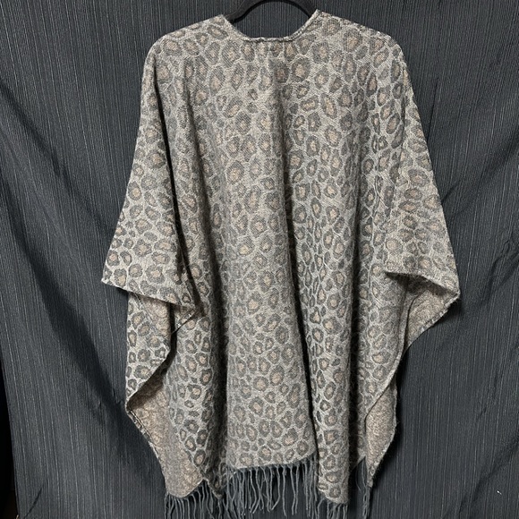 Woolrich brand / Animal print cape / Size one size / P-29 - Picture 5 of 5